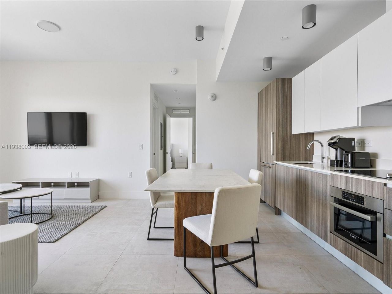 239 SW 9th St, Unit 2003, Miami, FL 33130 Photo