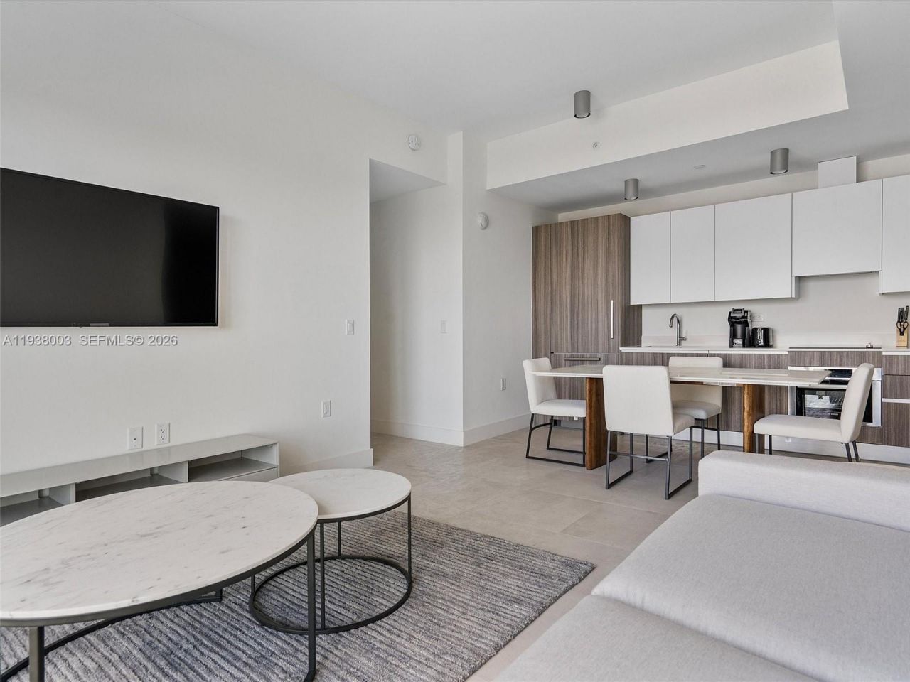 239 SW 9th St, Unit 2003, Miami, FL 33130 Photo