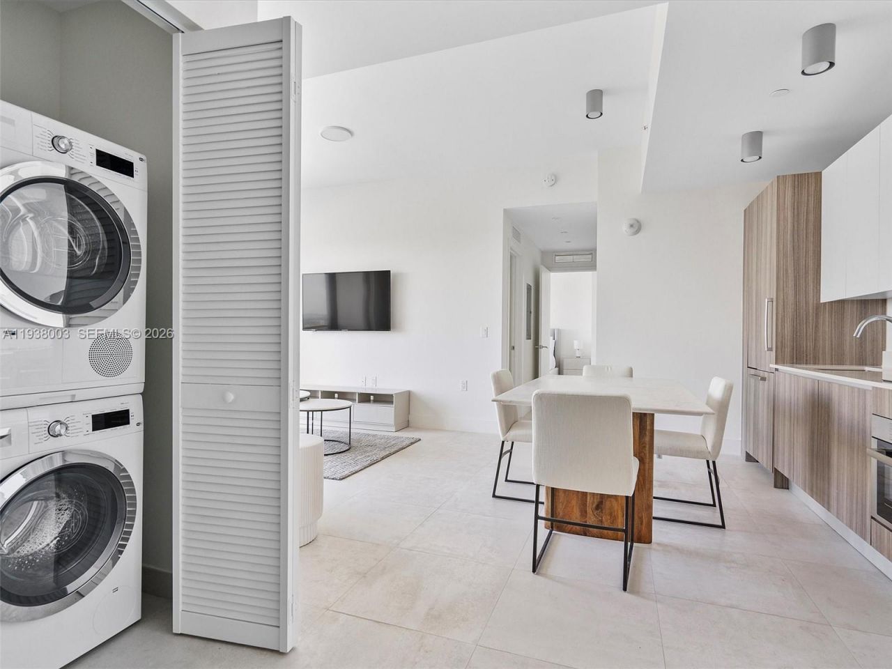 239 SW 9th St, Unit 2003, Miami, FL 33130 Photo