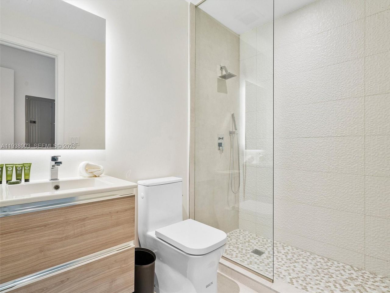 239 SW 9th St, Unit 2003, Miami, FL 33130 Photo