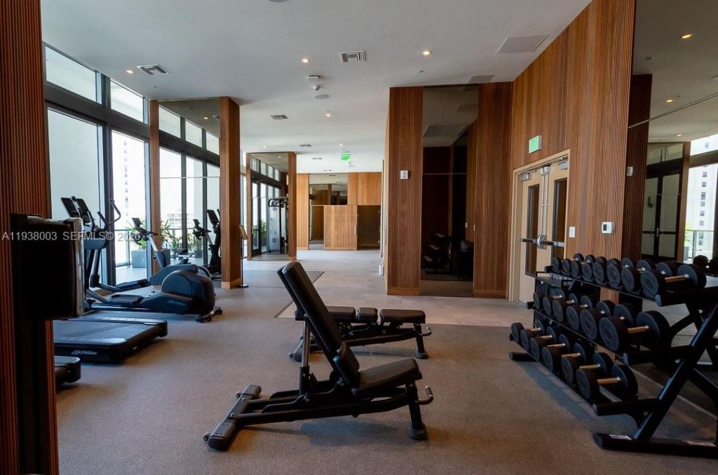 239 SW 9th St, Unit 2003, Miami, FL 33130 Photo