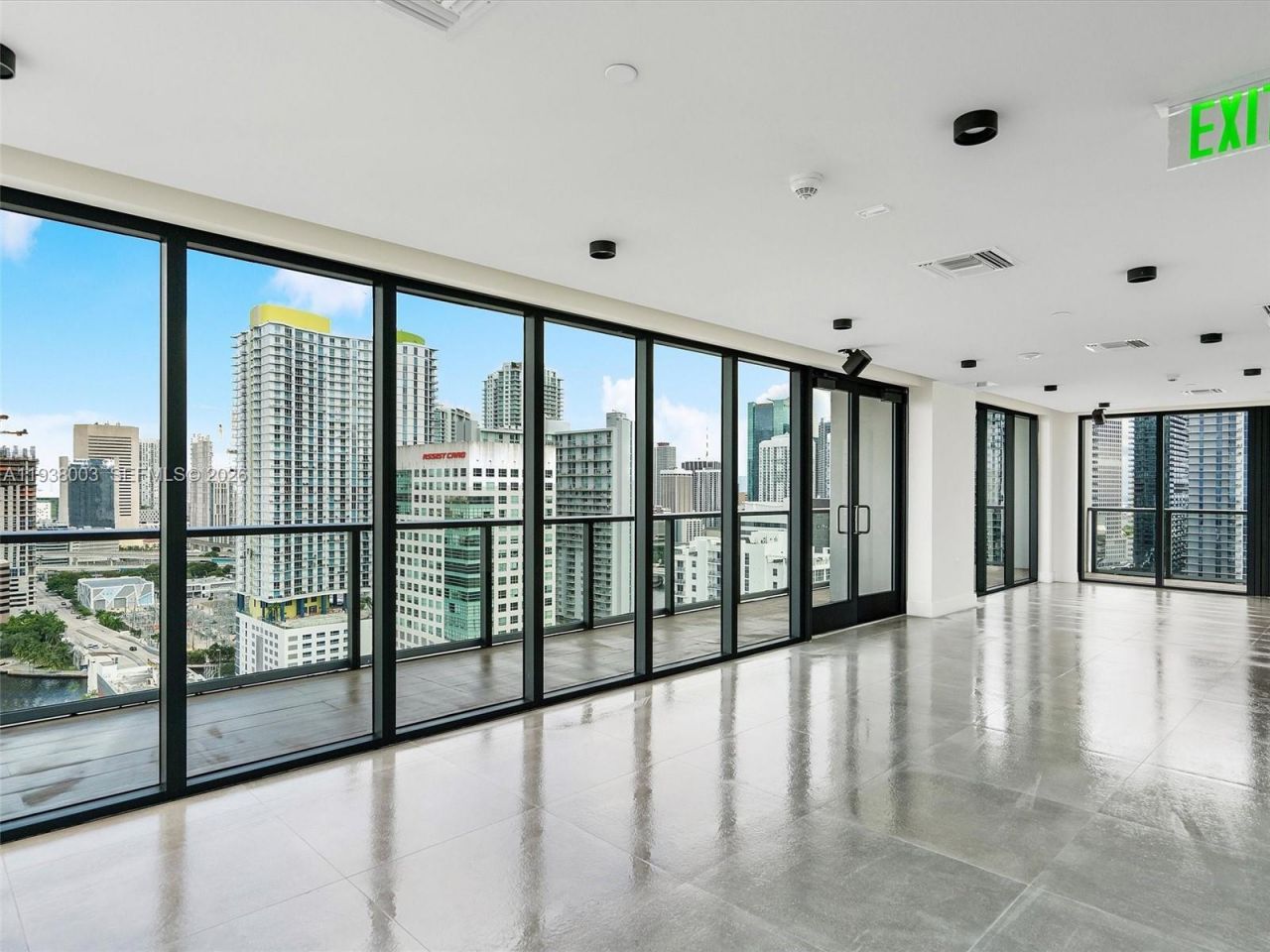 239 SW 9th St, Unit 2003, Miami, FL 33130 Photo