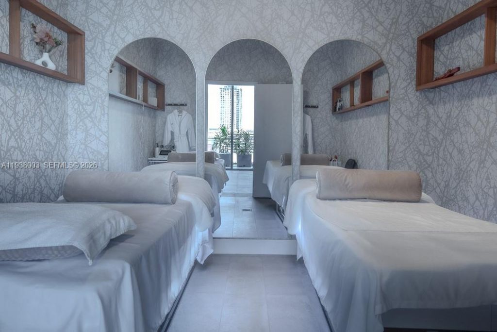 239 SW 9th St, Unit 2003, Miami, FL 33130 Photo