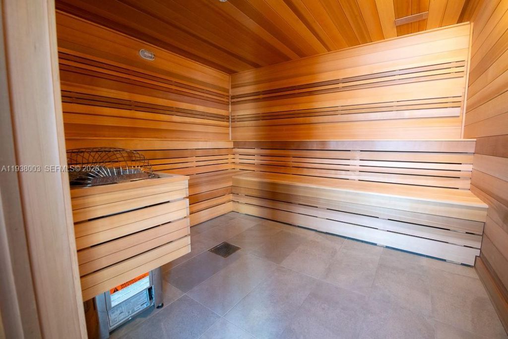 239 SW 9th St, Unit 2003, Miami, FL 33130 Photo