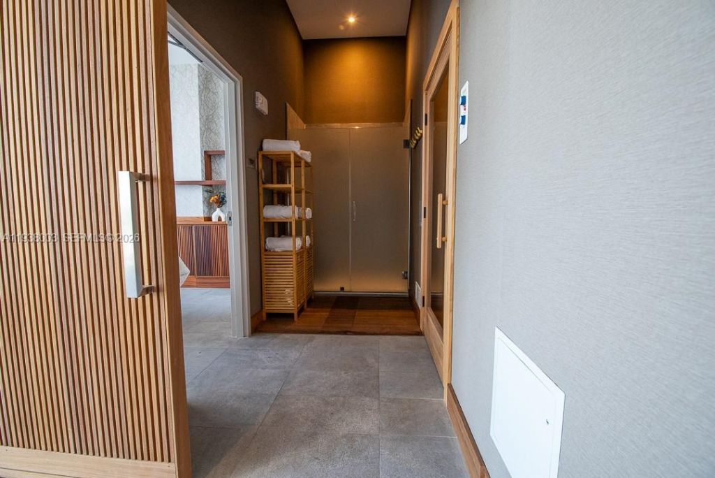 239 SW 9th St, Unit 2003, Miami, FL 33130 Photo