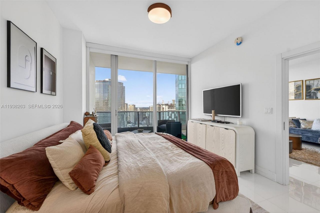 200 Biscayne Boulevard Way, Unit 4414, Miami, FL 33131 Photo