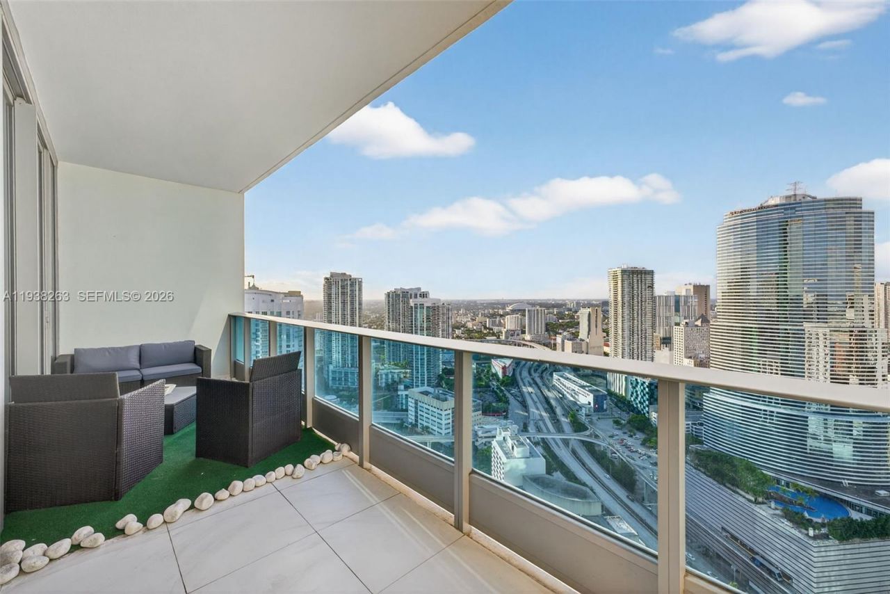 200 Biscayne Boulevard Way, Unit 4414, Miami, FL 33131 Photo