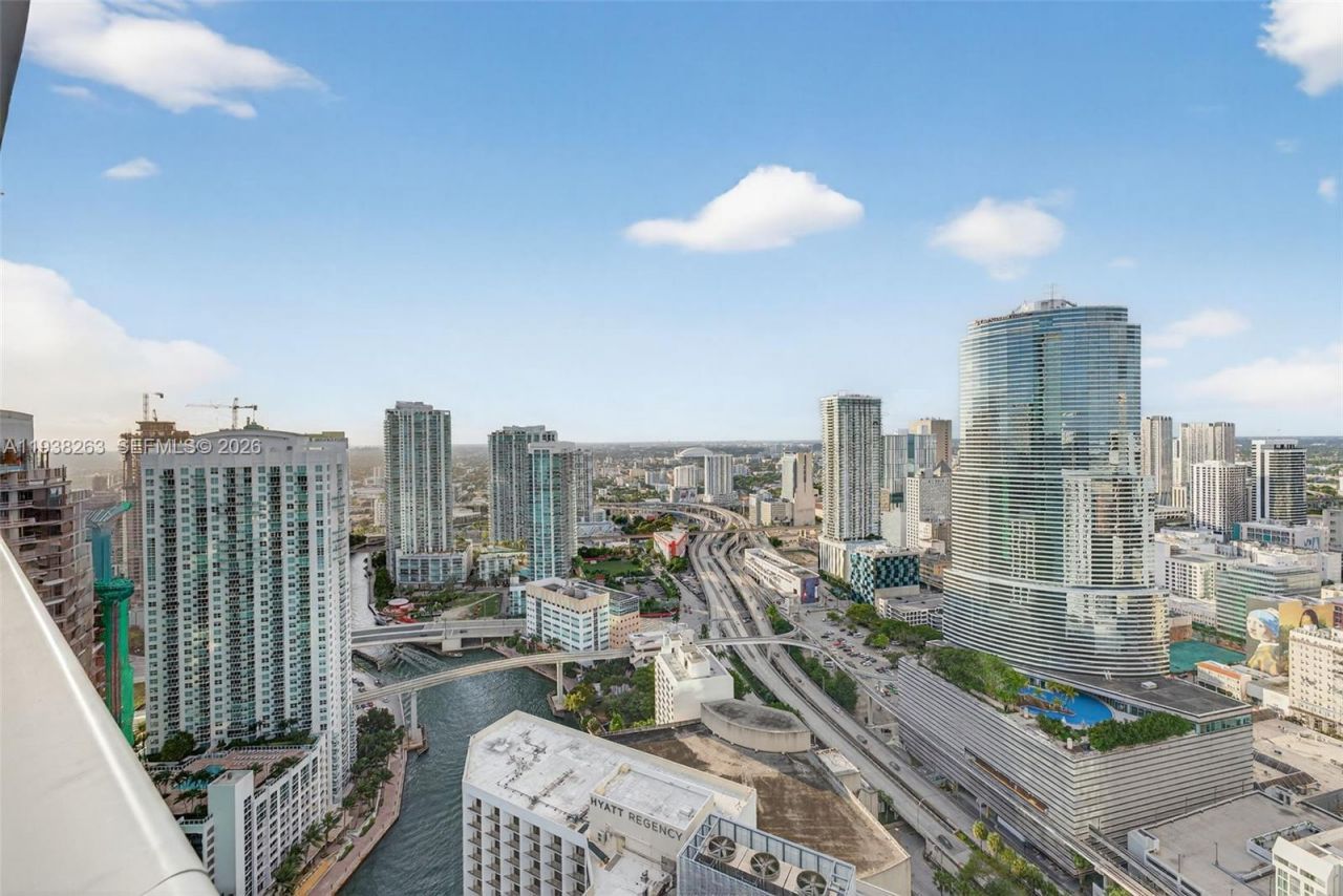 200 Biscayne Boulevard Way, Unit 4414, Miami, FL 33131 Photo
