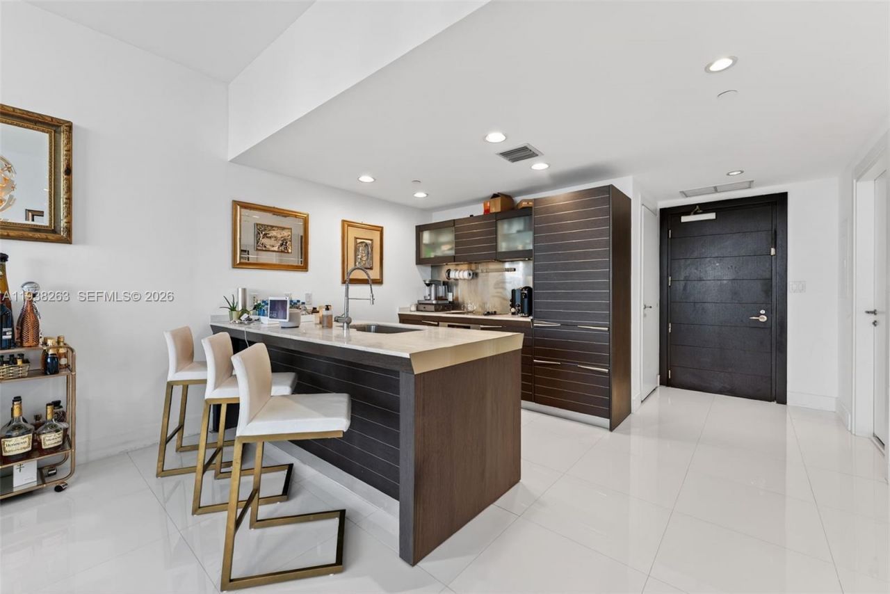 200 Biscayne Boulevard Way, Unit 4414, Miami, FL 33131 Photo