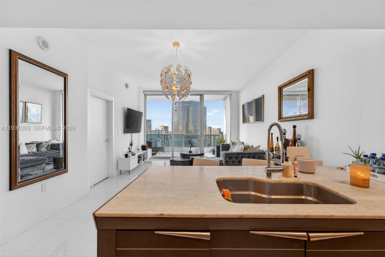 200 Biscayne Boulevard Way, Unit 4414, Miami, FL 33131 Photo