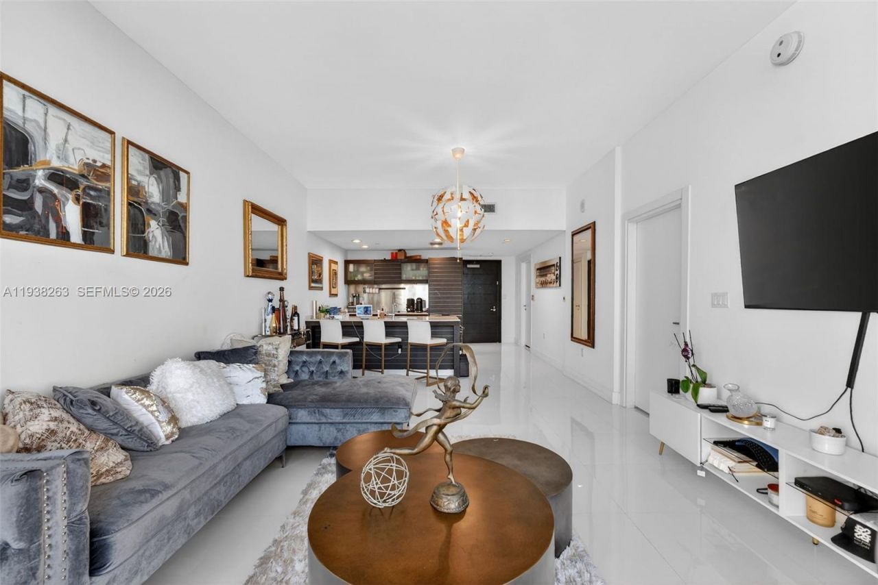 200 Biscayne Boulevard Way, Unit 4414, Miami, FL 33131 Photo