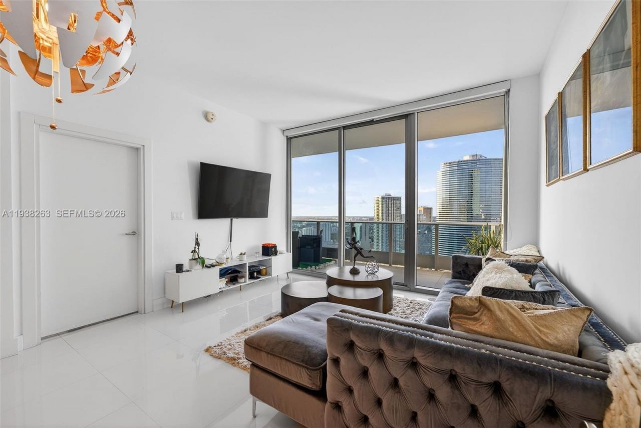 200 Biscayne Boulevard Way, Unit 4414, Miami, FL 33131 Photo