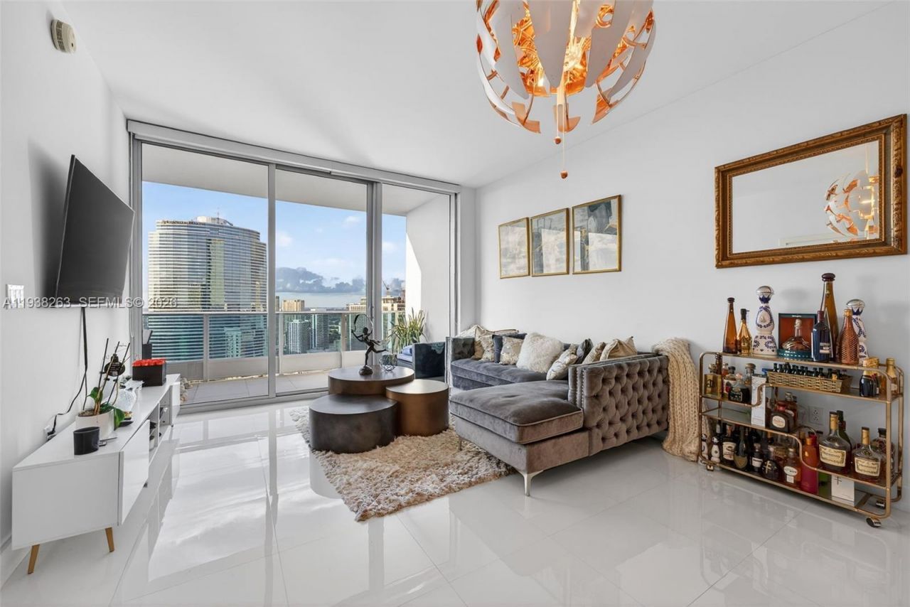 200 Biscayne Boulevard Way, Unit 4414, Miami, FL 33131 Photo