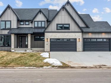 16820 46th Avenue N, Plymouth, MN 55446