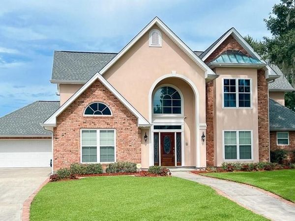 31 OAK ALLEY Boulevard, Marrero, LA 70072