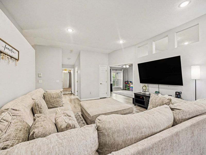 1518 Taramore Drive, Unit 303, Florence, KY 41042 Photo 10