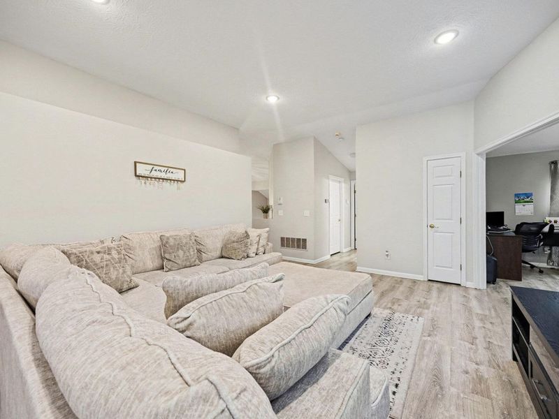 1518 Taramore Drive, Unit 303, Florence, KY 41042 Photo 9