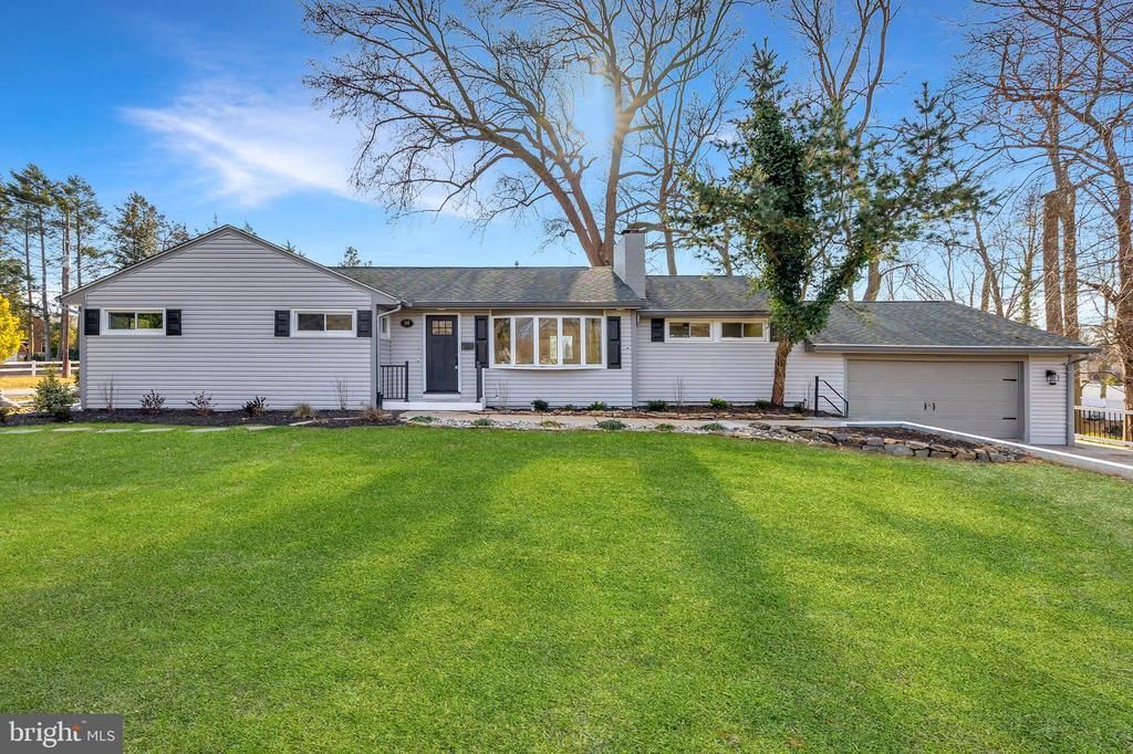 240 Elm Avenue, Woodbury Heights, NJ 08097 Main Photo