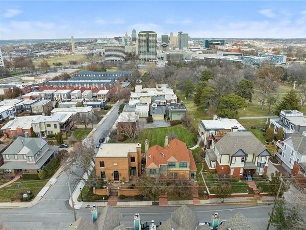 2949 Grand Avenue, Kansas City, MO 64108