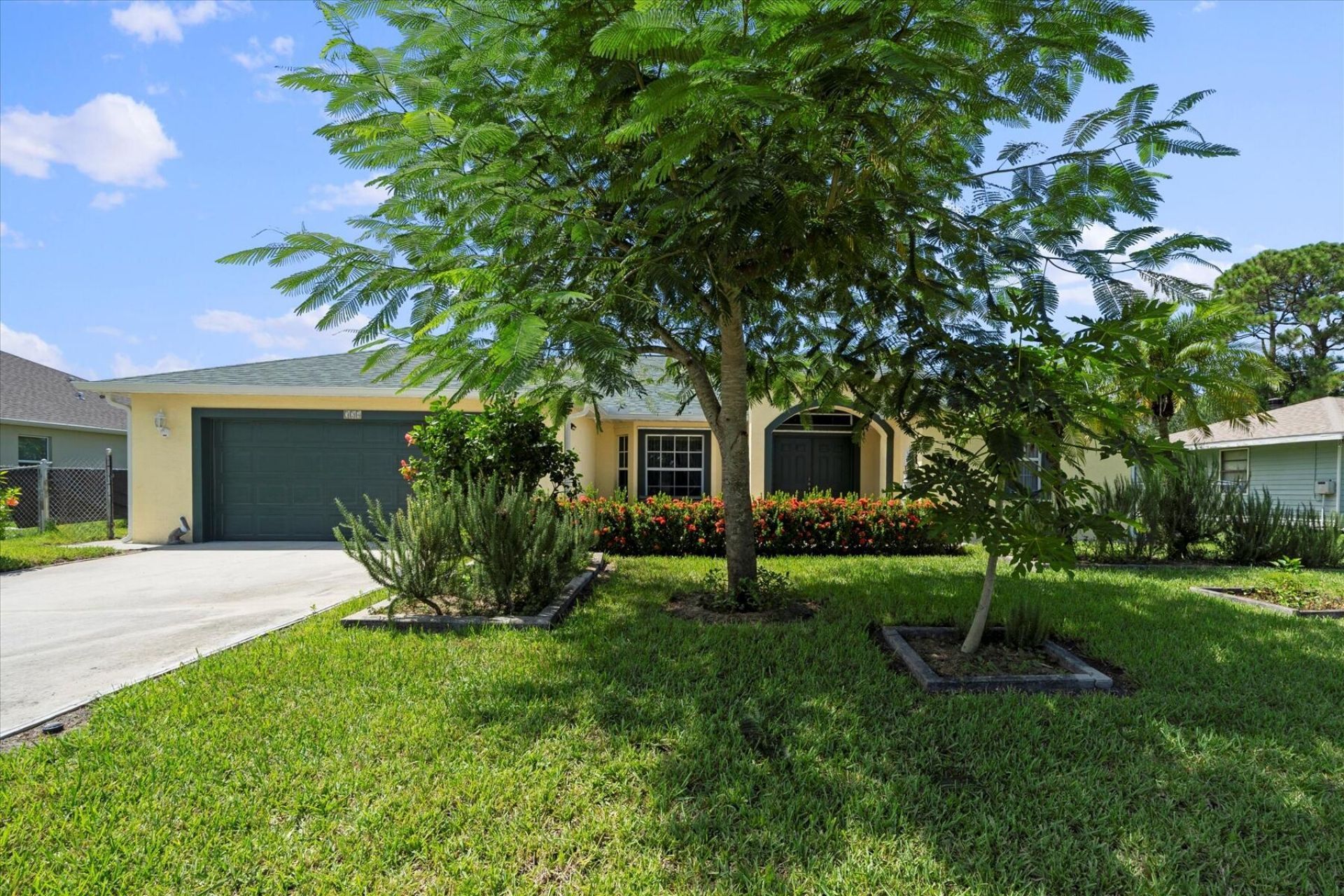 324 NE Gladiola Avenue, Port Saint Lucie, FL 34983 Photo