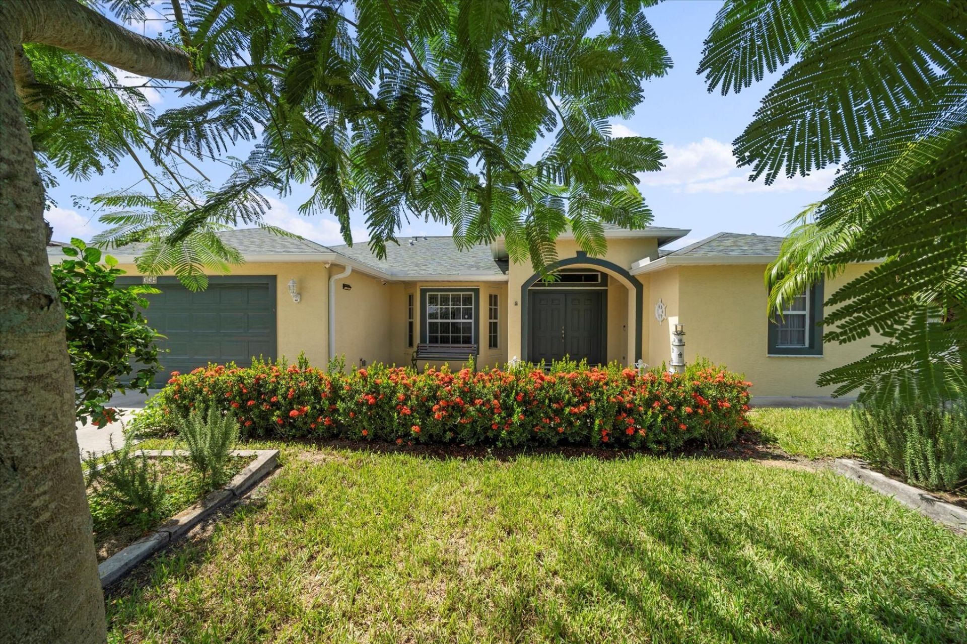 324 NE Gladiola Avenue, Port Saint Lucie, FL 34983 Photo