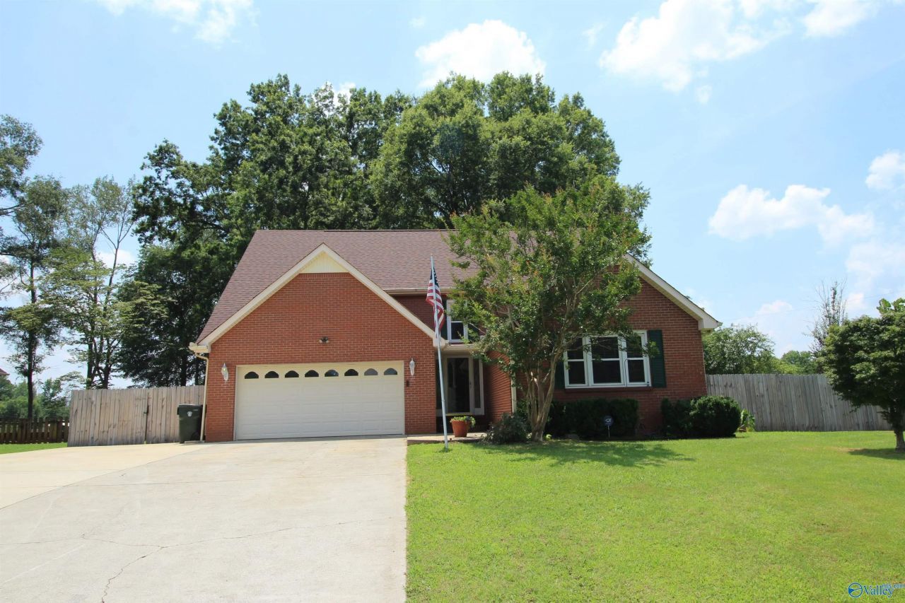 153 Hazelwood Drive Hazel Green, AL 35750