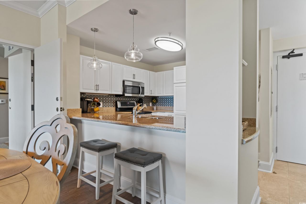 8121 Amalfi Pl. Photo 12