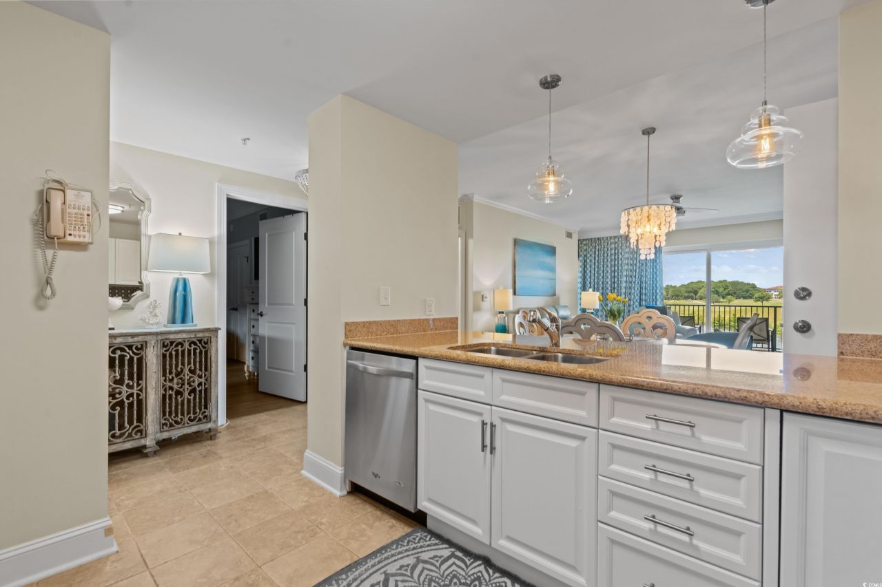 8121 Amalfi Pl. Photo 13