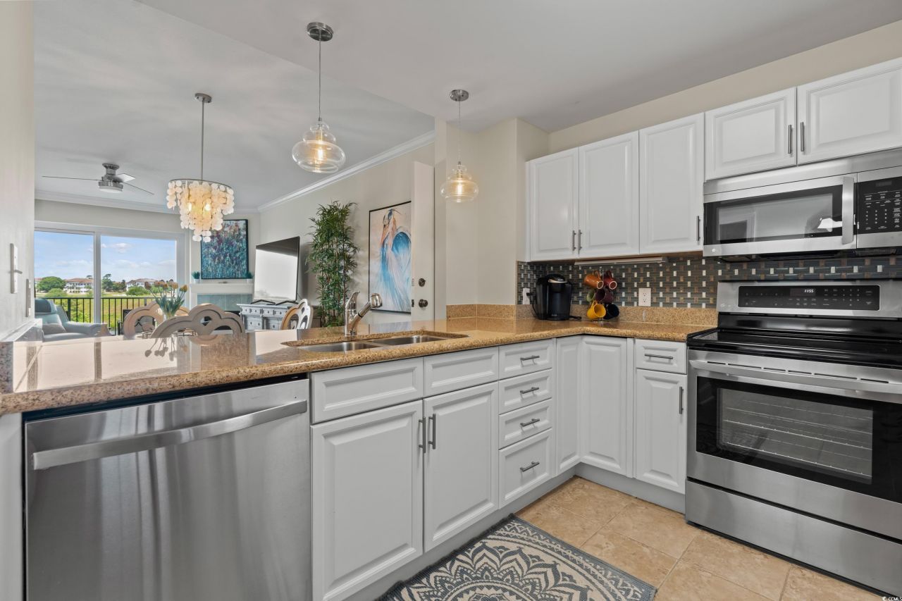 8121 Amalfi Pl. Photo 14