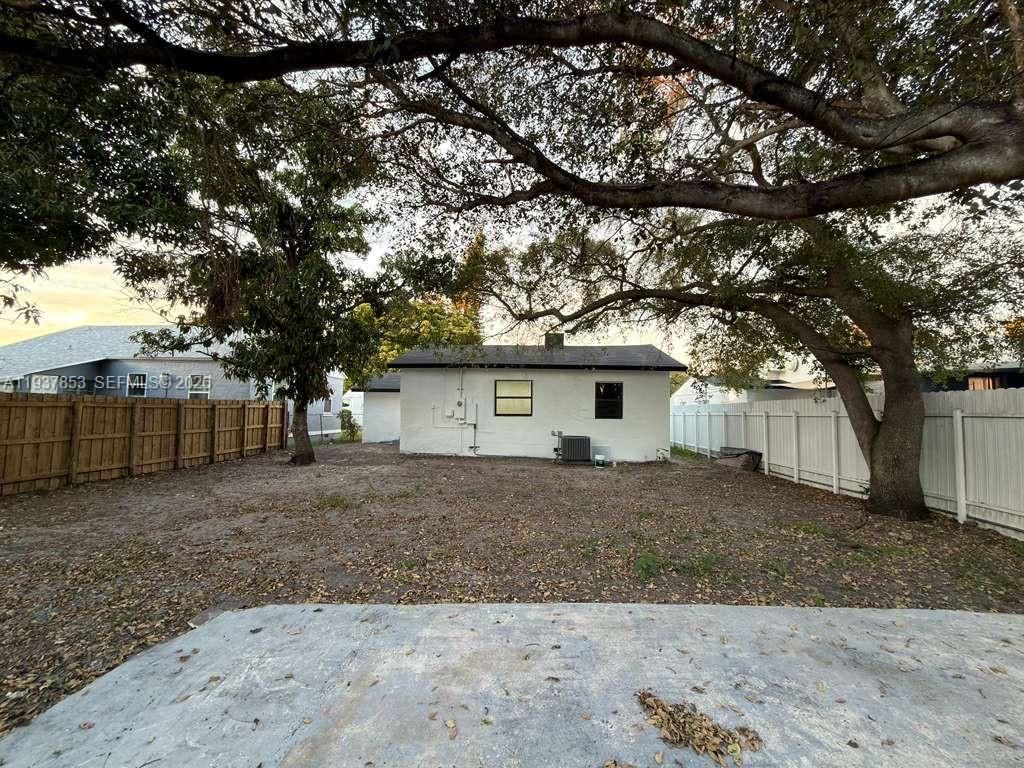 854 NW 76th St, Miami, FL 33150 Photo