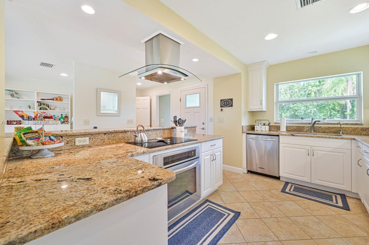 671 Live Oak Ln, La Belle, FL 33935 Photo