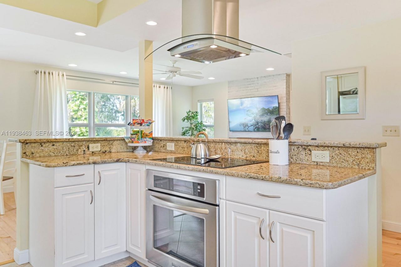 671 Live Oak Ln, La Belle, FL 33935 Photo