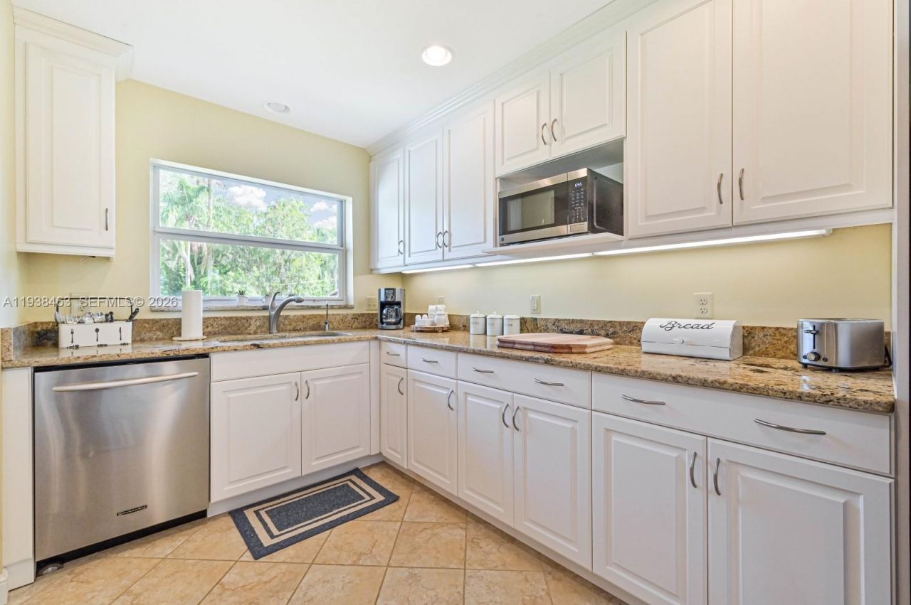 671 Live Oak Ln, La Belle, FL 33935 Photo