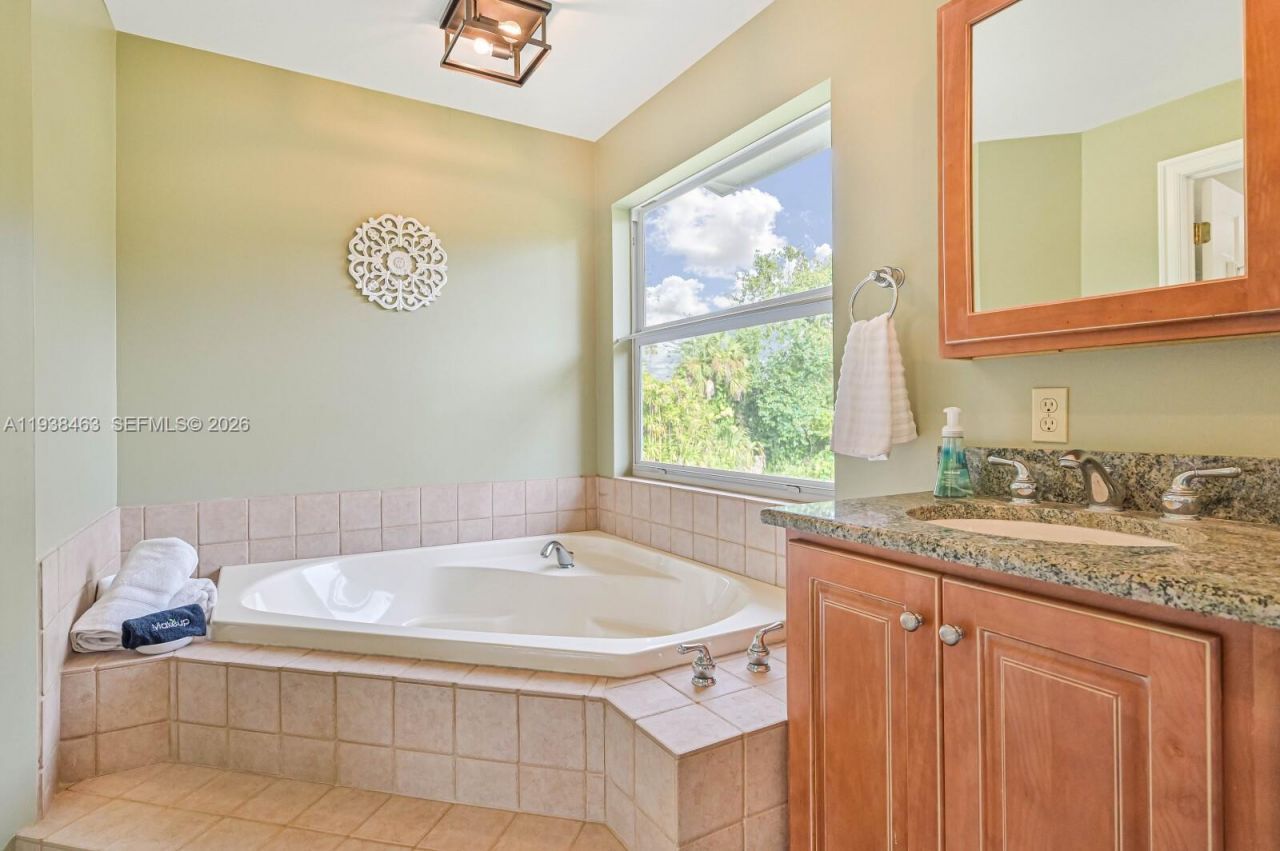 671 Live Oak Ln, La Belle, FL 33935 Photo