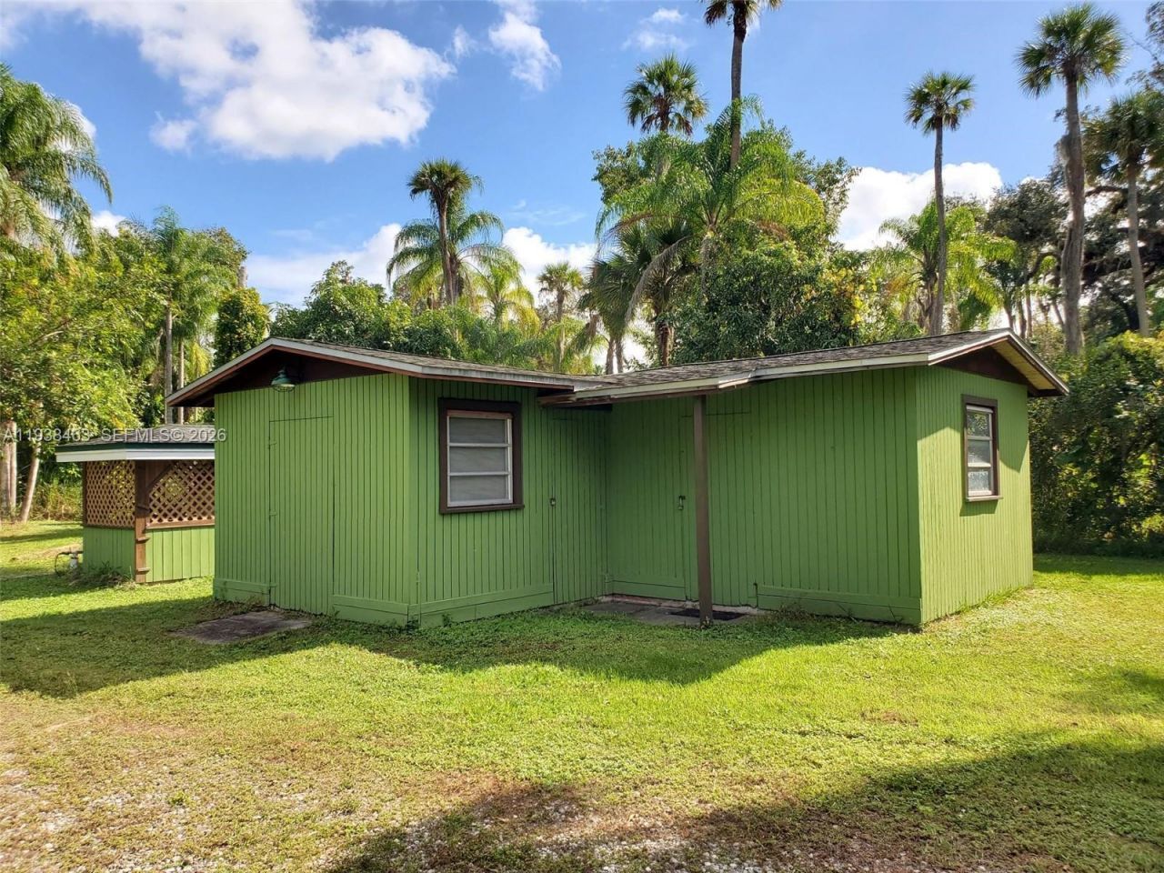 671 Live Oak Ln, La Belle, FL 33935 Photo