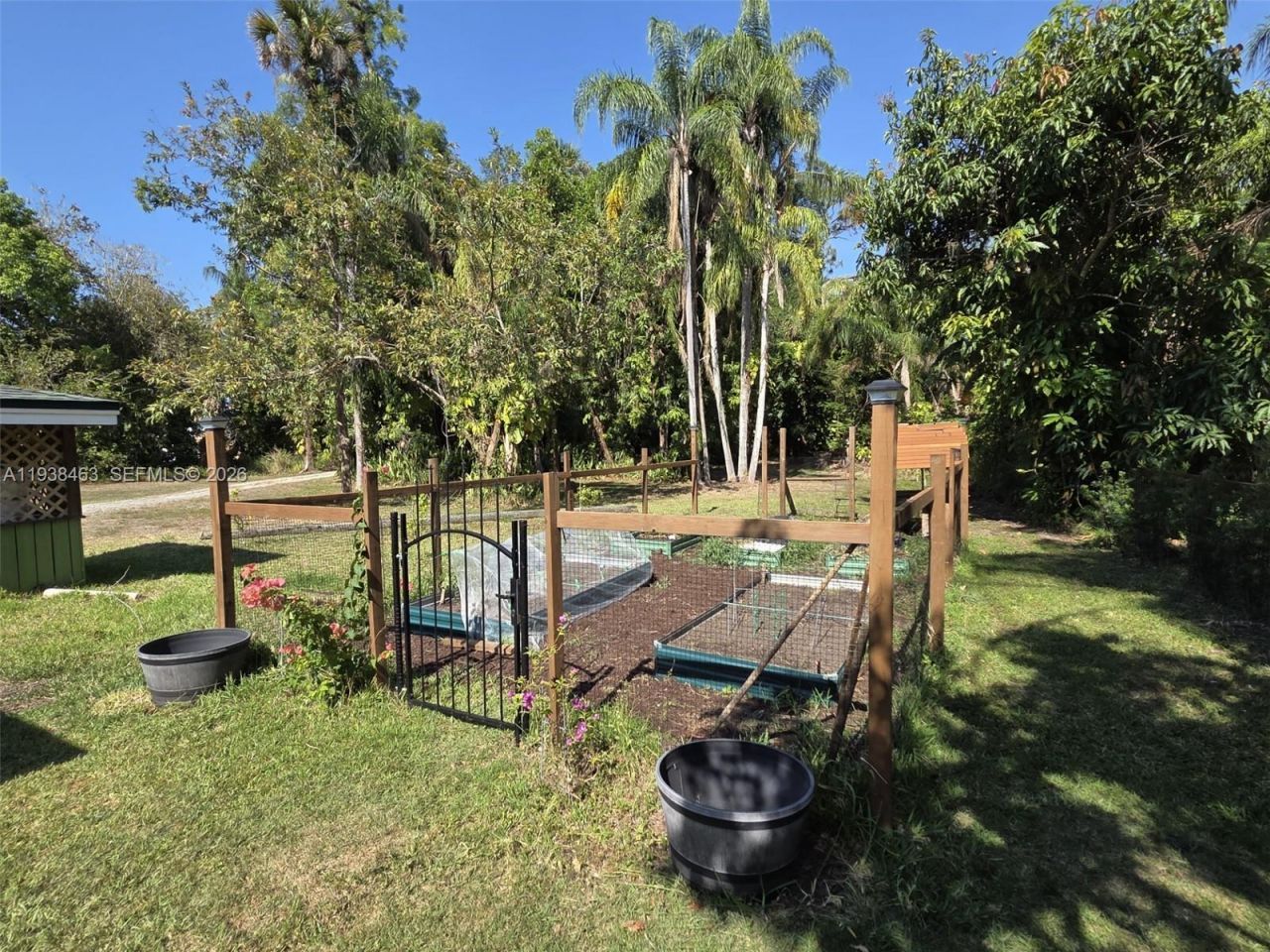 671 Live Oak Ln, La Belle, FL 33935 Photo