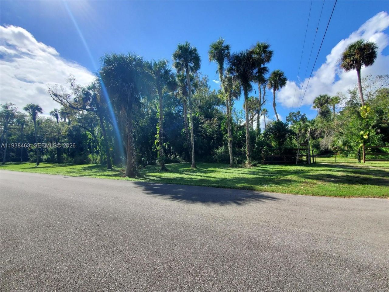671 Live Oak Ln, La Belle, FL 33935 Photo