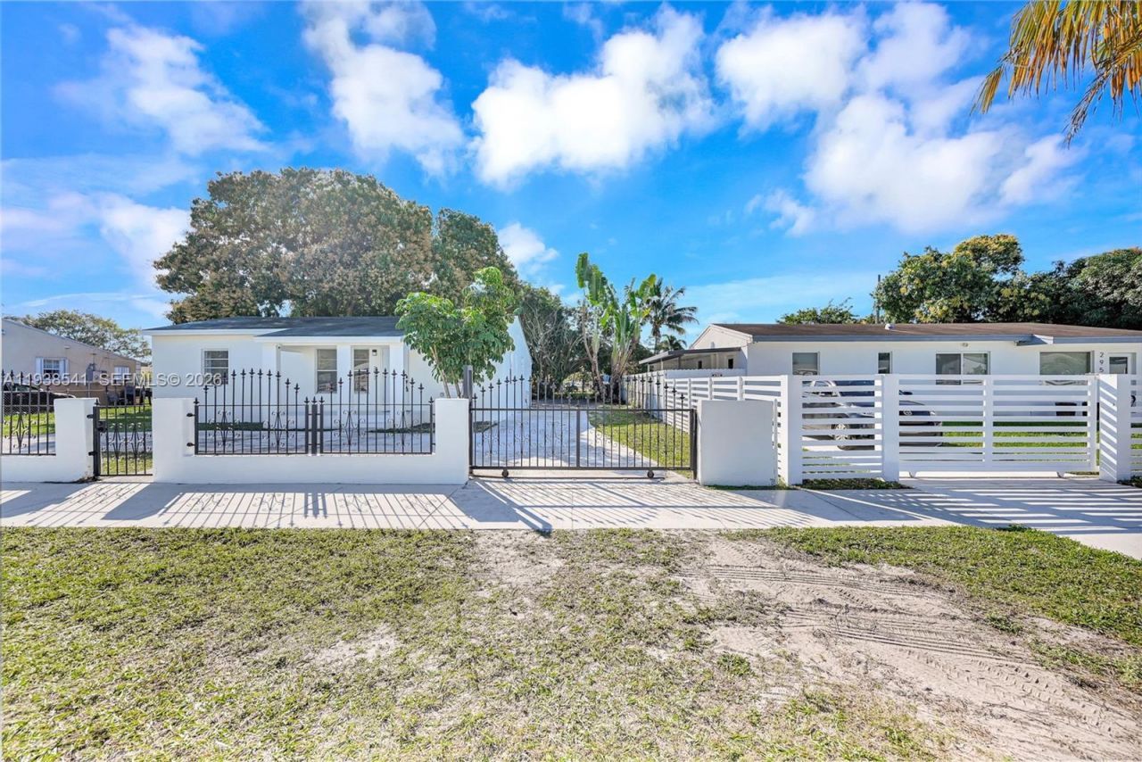 2932 NW 159th St, Miami Gardens, FL 33054 Photo