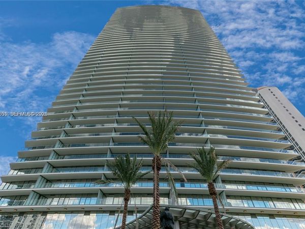 18975 Collins Ave, Unit 4705, Sunny Isles Beach, FL 33160