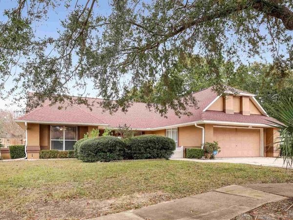 2300 Caddy Shack Ln, Pensacola, FL 32526