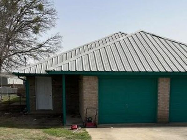 512 E Walnut ST, Unit A, Lometa, TX 76853