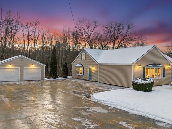 212 West Main Street, Hillsborough, NH 03244