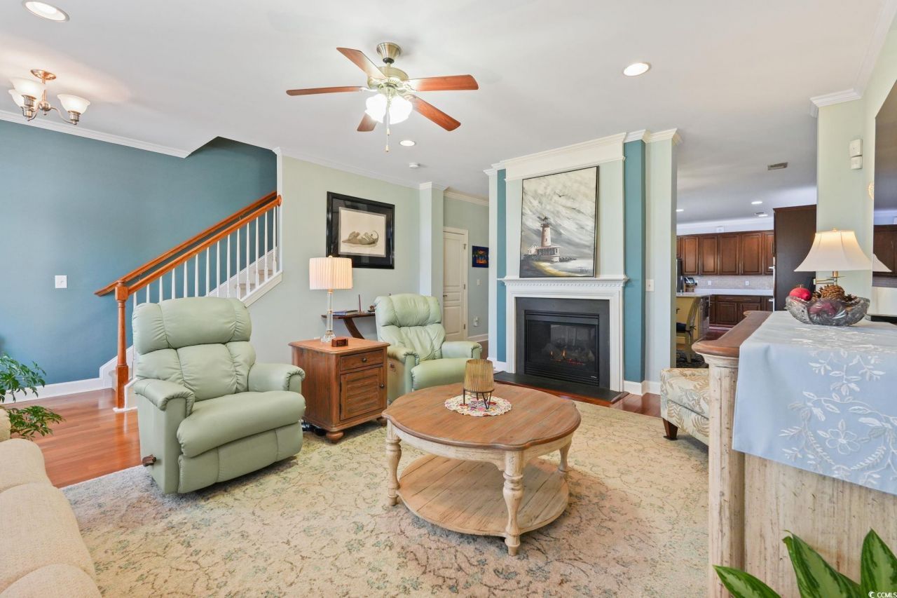 688 Pistoia Ln. Photo 6