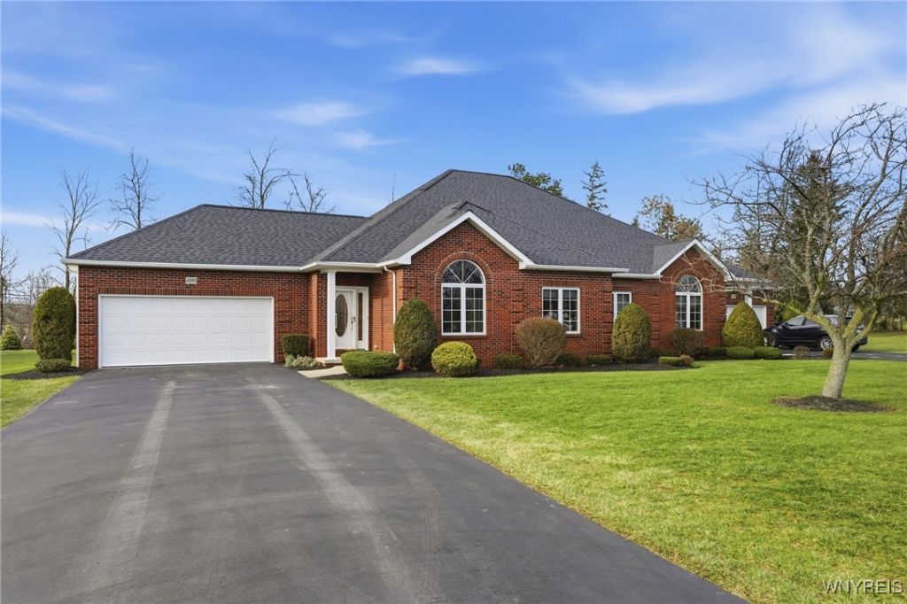 4883 Waterford Place, Lockport, NY 14094 Main Photo