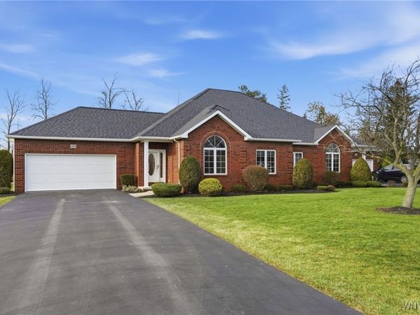 4883 Waterford Place, Lockport, NY 14094