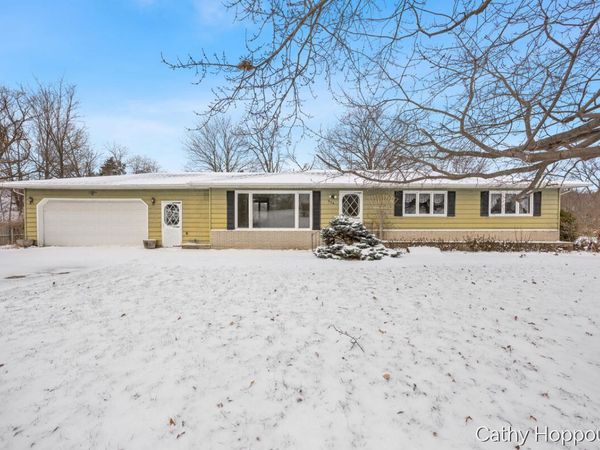 250 Meadowlane Drive, Portland, MI 48875