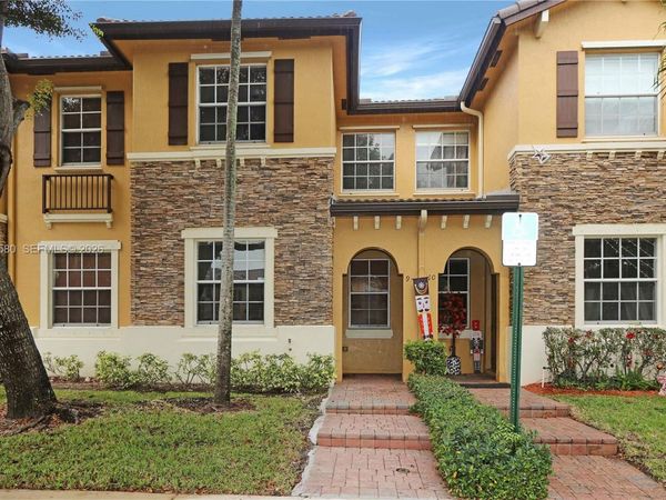 9219 SW 227th St, Unit 9, Cutler Bay, FL 33190