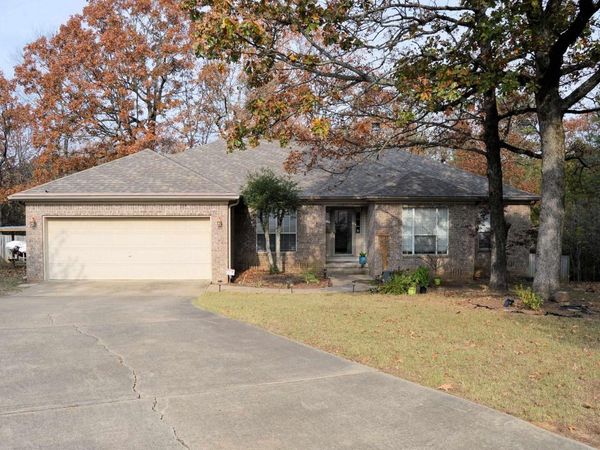 9 Vail, Maumelle, AR 72113