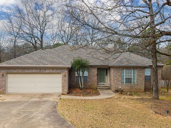 9 Vail, Maumelle, AR 72113