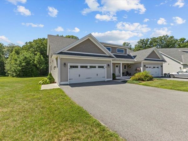 76 Chase Court, Essex, VT 05452